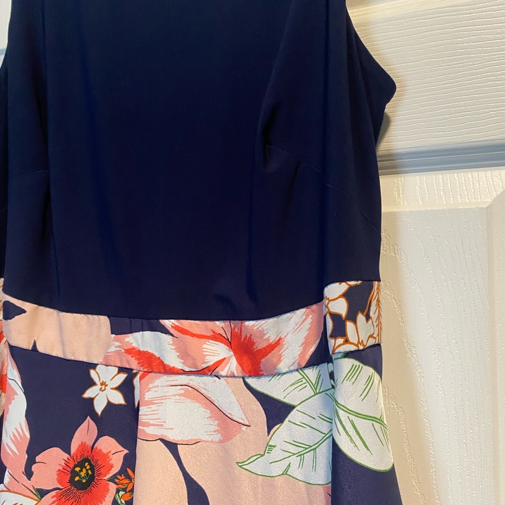 Vince Camuto handkerchief hem sleeveless midi dress - Picture 10 of 14